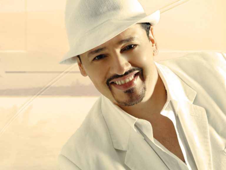 Caliente Johnny Rivera Cantar En El Congreso Mundial De La Salsa