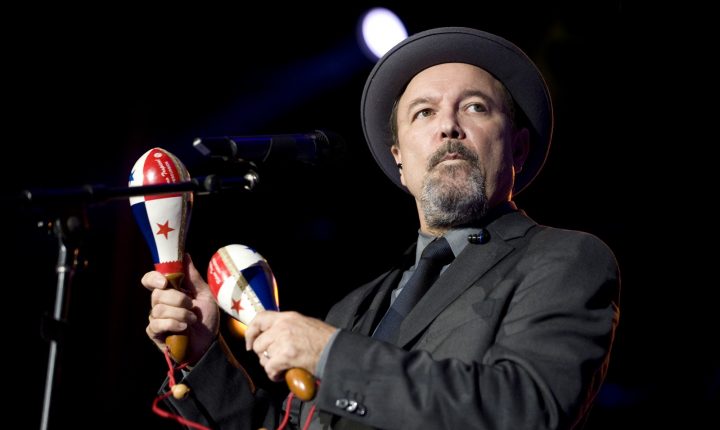 Rubén Blades sale en defensa de Ricardo Arjona