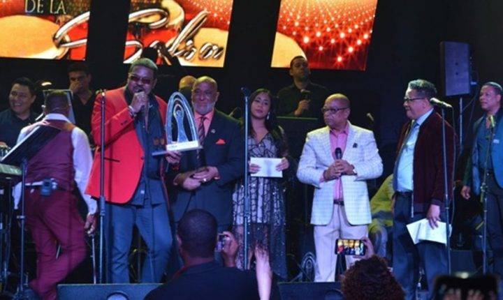 Premios Conga: Rey Reyes gana el máximo galardón “El Gran Conga de la Salsa”